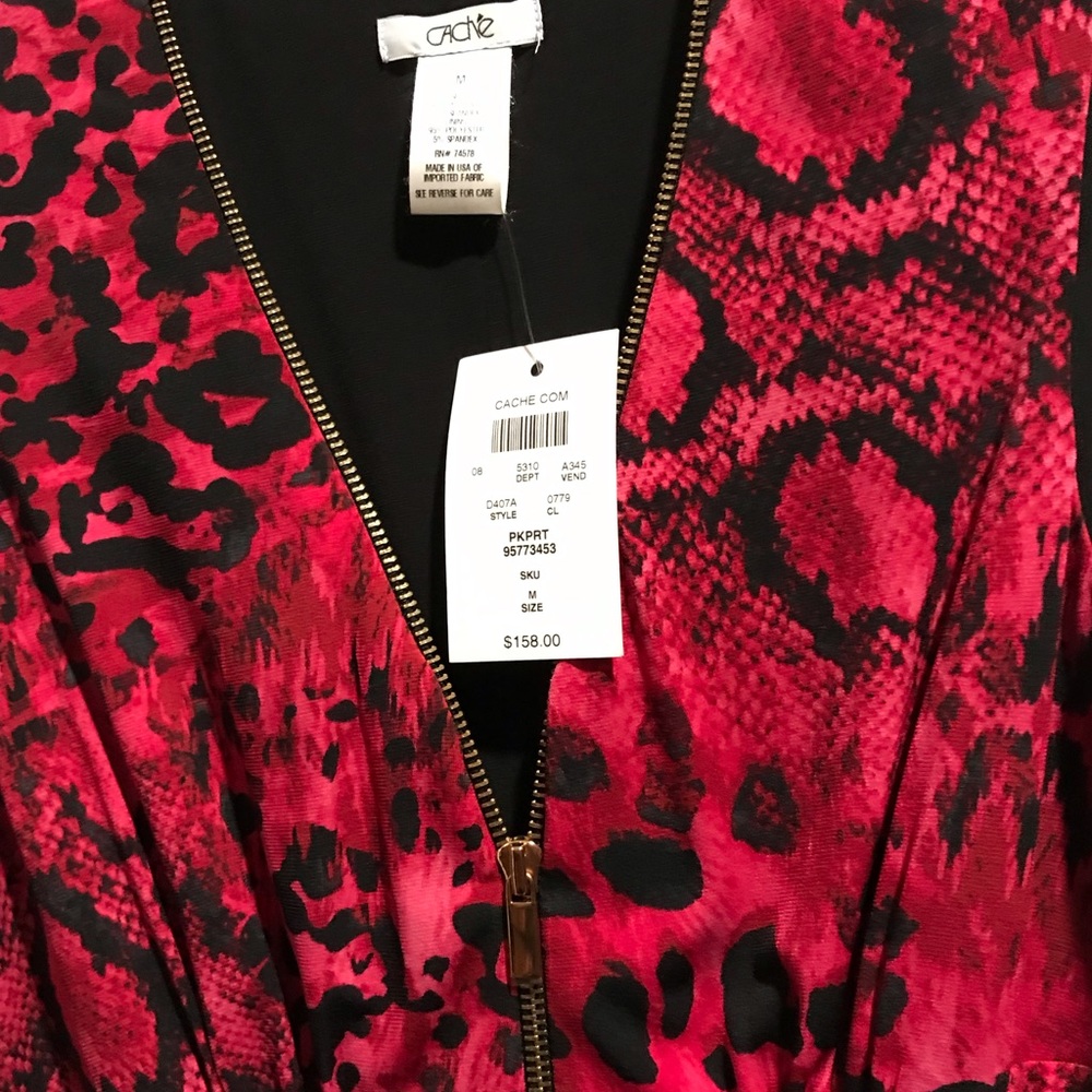 Sexy, but classy, Cache front zippered, animal print dress